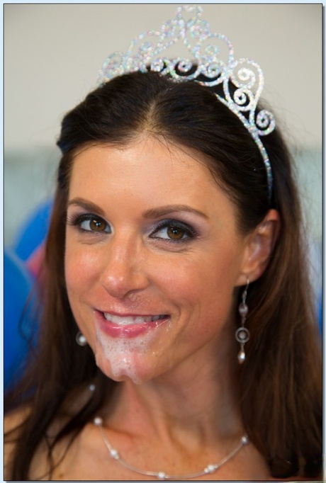 Похотливая мамаша Индия Саммер получает массаж лица после жесткого траха 16